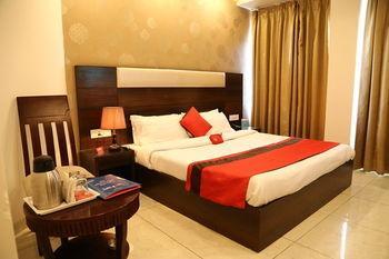 Oyo Housing Board Chowk Manimajra Chandigarh